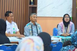 Cekal stunting, Srikandi-YBM PLN UID Kalselteng sebar 100 paket gizi