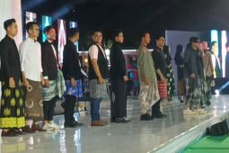 Menag: Santri lestarikan tradisi busana sarung Nusantara