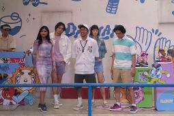 Playboy Shoes dan seniman hasilkan produk ikonik