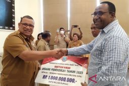 Empat yayasan pendidikan dapat hibah Rp3,5 miliar dari Pemprov PBD
