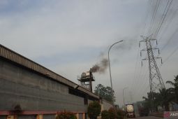 Pabrik peleburan besi di Tangerang diminta ubah penaatan "hood" udara