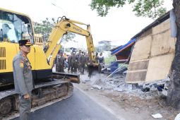 Langgar perda, Satpol PP Serang bongkar puluhan bangunan liar