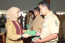 Bupati serahkan SK jabatan fungsional kepada 460 PNS Banyuwangi