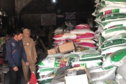 Jelang musim tanam, petugas gabungan di Blitar sidak stok pupuk