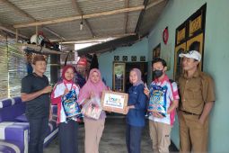 Honda Babel bagikan paket sembako untuk korban terdampak angin puting beliung