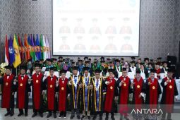 Kukuhkan 10 guru besar Fakultas Hukum, ULM cetak sejarah