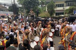 Drumben hingga paskibraka iringi Prabowo-Gibran ke KPU RI