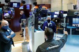 Wall Street anjlok dipicu aksi jual dan naiknya imbal hasil obligasi