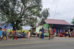 Korban puting beliung di HSU terima bantuan