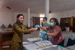 Pemkab Gianyar dan BNN lakukan tes urine pegawai Disnaker