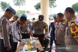 Kapolres Humbahas cek urine ratusan anggotanya secara mendadak