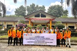 Mahasiswa Kehutanan Unja praktek lapangan di lahan PT WKS
