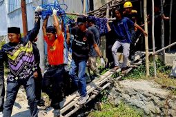 Pekerja luka parah usai tersengat listrik di Balangan