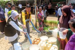 Pemkab Lumajang pasok air bersih untuk tiga desa yang kekeringan