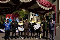 Atlet nasional berprestasi asal HST diberi hadiah saat Hari Sumpah Pemuda