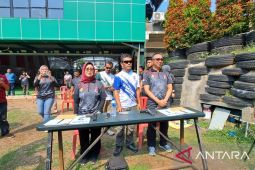 Polri gelar lomba menembak dengan peserta awak media
