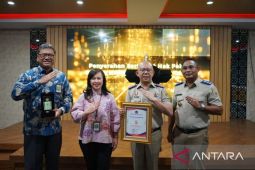 Kantor Pertanahan Bekasi serahkan 48 sertifikat hak pakai barang milik negara