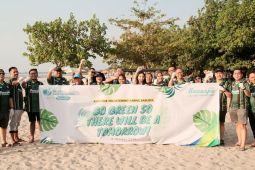 BPJAMSOSTEK Banuspa kerja bakti bersihkan pantai