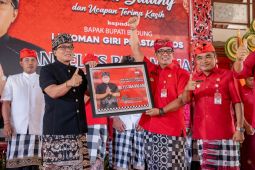 Pemkab Badung serahkan bantuan Rp208 miliar untuk Kabupaten Tabanan