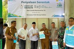PLN nyalakan listrik ribuan rumah warga kurang mampu