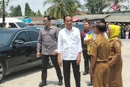 Presiden Joko Widodo tinjau pasar Rumbia Lampung Tengah