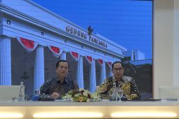 WNI dan keluarga menunggu dievakuasi dari Gaza