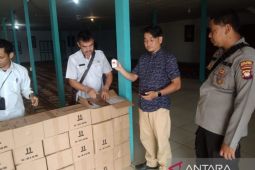1.968 botol tinta untuk Pemilu tiba di Kapuas Hulu