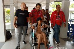 Ratusan masyarakat Pulau Belitung ikuti operasi katarak gratis Rudi Centre