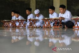 Orang tua perlu tahu hal ini sebelum menyekolahkan anak di pesantren