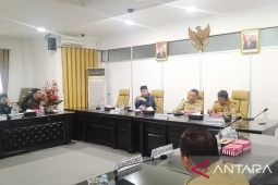 DPRD Paser bahas keluhan pedagang wisata kuliner Sungai Tuak