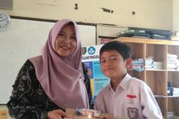 Motivation, Tatik Widyastuti's key to form critical and love science students