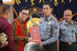Kantor Imigrasi Pangkalpinang terima penghargaan Pelayanan Publik Berbasis HAM