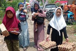 Keluarga risiko stunting di Lebak terima bantuan telur
