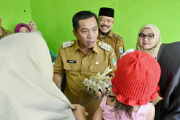 Pemkab Karawang salurkan bantuan telur untuk 2.536 anak stunting di 29 kecamatan
