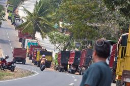 Antrean pengisian solar di Bengkulu