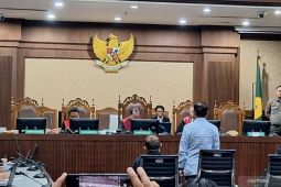 Hakim vonis Johnny G Plate 15 tahun penjara