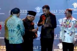 Kota Ambon Raih Penghargaan khusus KTI di Anugerah Layanan Investasi 2023