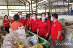PKK Bangli studi tiru ke TPS 3 R Nitikan Yogyakarta