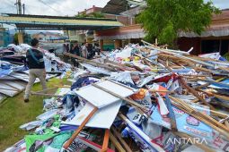 Panwaslih tertibkan alat peraga kampanye caleg pada Pemilu 2024