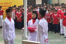 Siswa di Surabaya peringati Hari Pahlawan pakai "jersey" Timnas