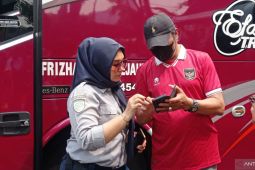 Piala Dunia U-17: Suporter serbu titik-titik "shuttle" bus ke GBT
