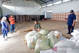 KPU Situbondo terima kiriman 6.045 bilik suara Pemilu 2024