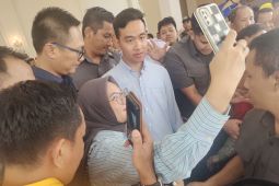 Bakal Cawapres Gibran meminta pendukung hadapi dengan senyuman segala fitnah