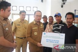 Bangka Tengah salurkan jaminan sosial ketenagakerjaan nelayan