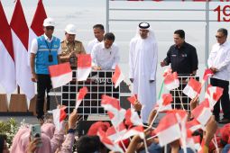 Presiden Jokowi resmikan PLTS terbesar di Asia Tenggara