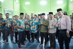 Satono kukuhkan persatuan sepakbola Pemerintah Desa Teluk Keramat