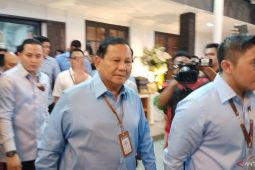 Ke KPU, Prabowo-Gibran gunakan bus listrik