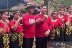 DPRD Kaltim apresiasi tradisi tanam padi di Kampung Putak, Kukar