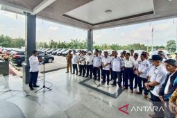Seluruh kepala desa di Balangan dibekali mobil operasional