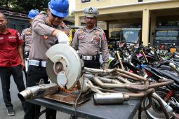 Pemusnahan knalpot bising